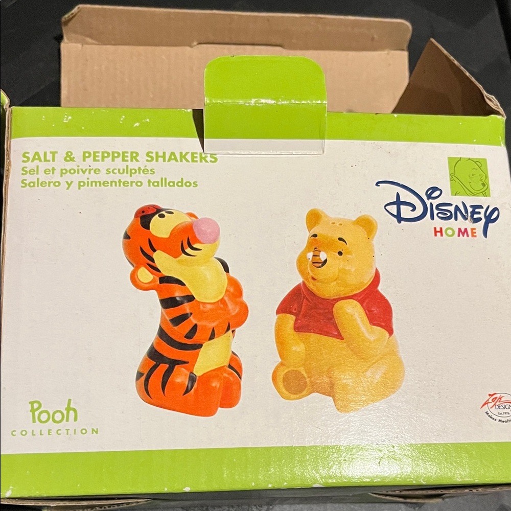 Disney Yellow Winnie the Pooh & Orange Tigger Ceramic Salt and Pepper Shakers - Picture 4 of 4